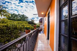 Balkón nebo terasa v ubytování Habitación privada en el centro de Tequila + 3 fotografie