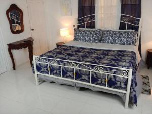 Postel nebo postele na pokoji v ubytování Dominican Suite 1, Incredible Suite/Studio (DS1)