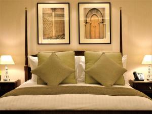 Postel nebo postele na pokoji v ubytování Mövenpick Hotel Al Khobar