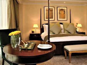 Postel nebo postele na pokoji v ubytování Mövenpick Hotel Al Khobar