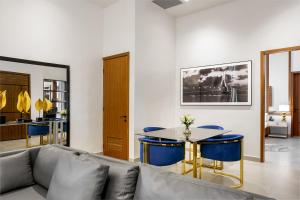 Ruang duduk di The Art Hotel