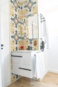 A bathroom at Apartamentos BocairentHomes, en pleno centro de Bocairent, con pequeña piscina y parking privado