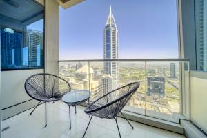 Balkon atau teras di Ocean Heights, Dubai Marina - Mint Stay
