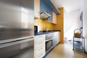 A kitchen or kitchenette at My Favorite Home