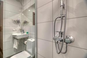 Koupelna v ubytování Orbeli Hotel Yerevan + 36 fotografií