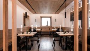 Reštaurácia alebo iné gastronomické zariadenie v ubytovaní Alpinhotel Vajolet - Adults only