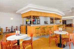 Restaurace v ubytování Hotel Apartamentos Vibra Monterrey