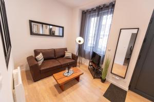 Posedenie v ubytovaní KASA LOFT CENTRE 2 - WIFI et TV - Confortable et stationnement gratuit à proximité