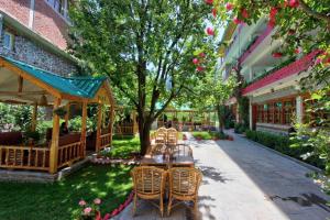 Сад в Purnima Little Italy