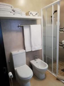 Koupelna v ubytování Caño de Hierro