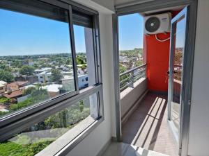 Ban công/sân hiên tại Hermoso departamento cerca del parque y centro