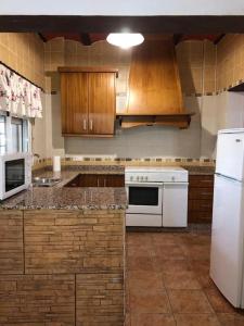 Kuchyňa alebo kuchynka v ubytovaní Casa rural JUNCAREJO S CAZORLA PISCINA COMPARTIDA