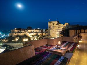 Balkon atau teras di K D PALACE - Heritage Hotel On Fort