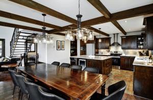 Gallery image of Chalet 27 Chemin Blanc by Les Chalets Alpins in Stoneham