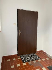 Fotografia z galérie ubytovania Utulny a prostorny podkrovni byt s krbovymi kamny v Českých Budejoviciach