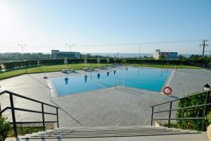 Bazén v ubytování Nefeli Hotel nebo v jeho okolí