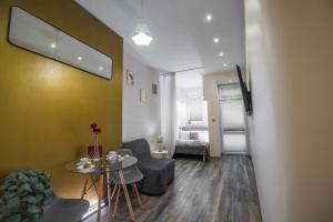 Posteľ alebo postele v izbe v ubytovaní Leo Apartments Old Town