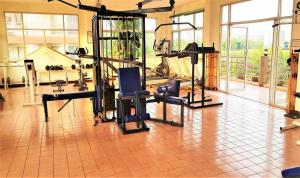 Fitness centrum a/nebo fitness zařízení v ubytování Jomtien Beach Condominium Rimhad A