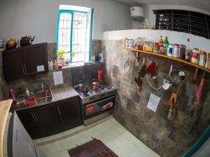 Kuchyň nebo kuchyňský kout v ubytování Shams House