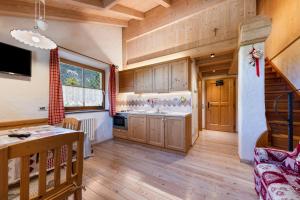 Η κουζίνα ή μικρή κουζίνα στο Appartamento Catinaccio Rosengarten