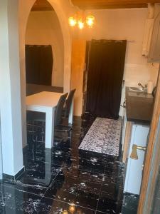 Кухня или мини-кухня в Apartment Ariana
 +2 фотографии