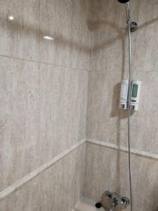 Łazienka w obiekcie Madrid Wanda Aeropuerto Ifema Plenilunio Dy