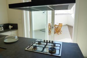 Cucina o angolo cottura di Miro Luxury Home