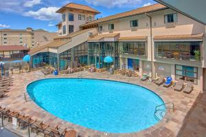 Бассейн в Sidney James Mountain Lodge или поблизости