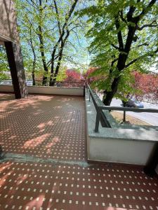 Balkón alebo terasa v ubytovaní TERRACE HOUSE appartamento mq 80 adiacente ospedale e clinica