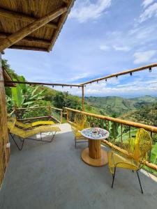 A balcony or terrace at Glamping Tambores