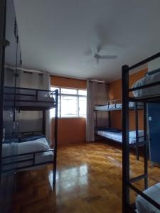 Soul Hostel Av Paulista Bela Vista 2客房内的一张或多张床位