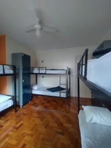 Soul Hostel Av Paulista Bela Vista 2客房内的一张或多张床位
