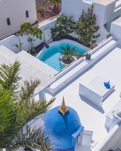 Bazén v ubytovaní Villa Guajara Piscina Climatiz Jacuzzi Villa 714 alebo v jeho blízkosti