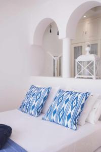 Posteľ alebo postele v izbe v ubytovaní Villa Guajara Piscina Climatiz Jacuzzi Villa 714