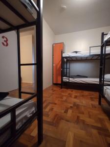 Soul Hostel Av Paulista Bela Vista 2客房内的一张或多张床位