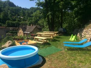 Piscina di UBYTOVÁNÍ u BRABANTÍKA o nelle vicinanze