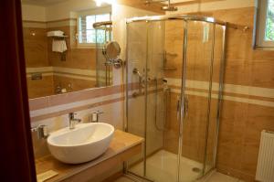 Koupelna v ubytování Hotel Richard Spa & Wellness