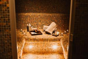 Photo de la galerie de l'établissement Demeure de la Carmine, sejour bien-etre d'exception, piscine, hammam, champagne, à Mirepoix 58 autres photos