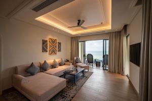 Ein Sitzbereich in der Unterkunft Centara Mirage Resort Mui Ne