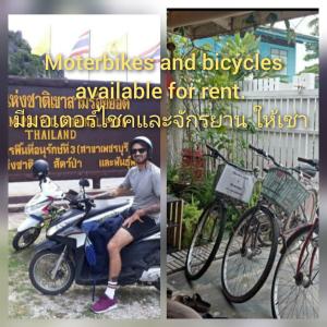 un hombre está sentado en un scooter con una bicicleta en ThaiMex Cafe & Homestay Backpackers- Adults Only en Prachuap Khiri Khan