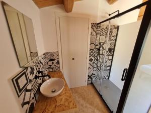 A bathroom at Le Mangiatoie del Cavaliere