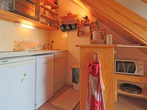 Studio Montvalezan-La Rosière, 2 pièces, 6 personnes - FR-1-398-552にあるキッチンまたは簡易キッチン