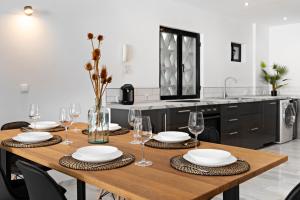 Kuchyňa alebo kuchynka v ubytovaní 3 bedroom apartment in the heart of Puerto Banús