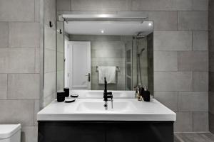 Kúpeľňa v ubytovaní 3 bedroom apartment in the heart of Puerto Banús