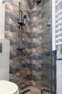 O baie la New Studio in the city center +19 fotografii