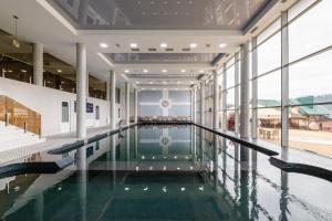 Bazén v ubytování Hotel Podgorie Spa nebo v jeho okolí