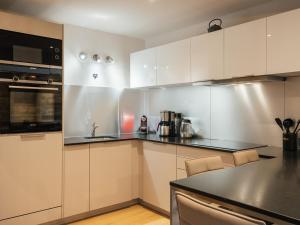 A cozinha ou cozinha compacta de Appartement La Clusaz, 4 pièces, 8 personnes - FR-1-304-217