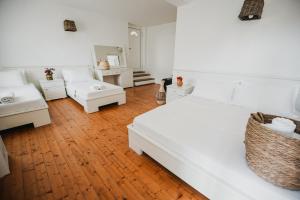 Photo de la galerie de l'établissement Drymades Bungalows Adults Only, à Dhërmi