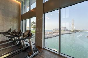 Fitness centrum a/nebo fitness zařízení v ubytování KeyHost - Superior 3BR Sea View - 52 42 Towers Dubai Marina- K2920