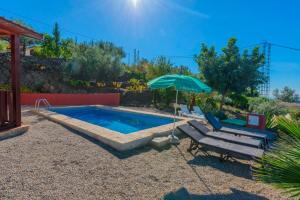 Basen w obiekcie House with Private Pool (Aries) lub w pobliżu